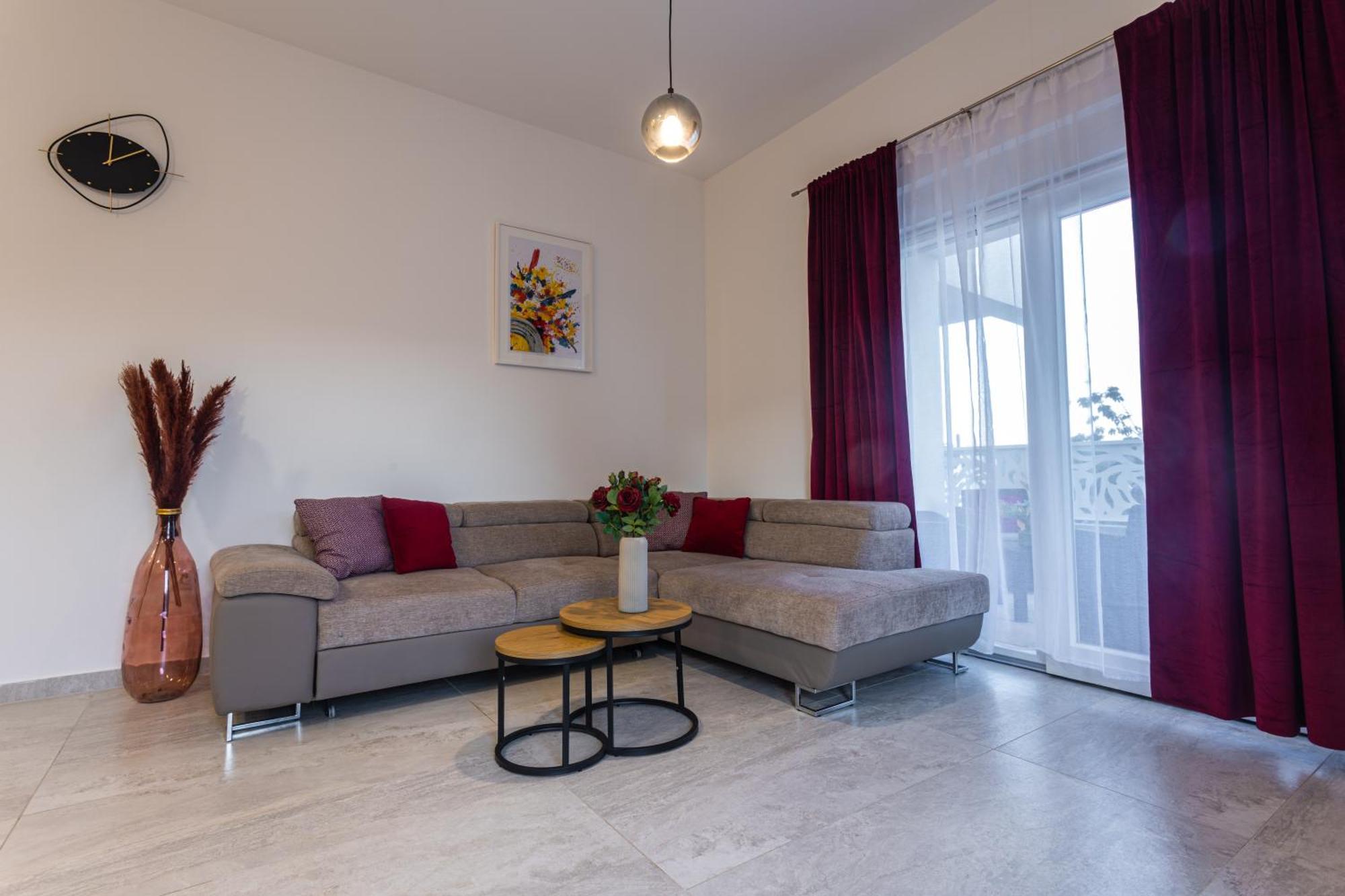 Apartman Luxury Poolside Oasis Split